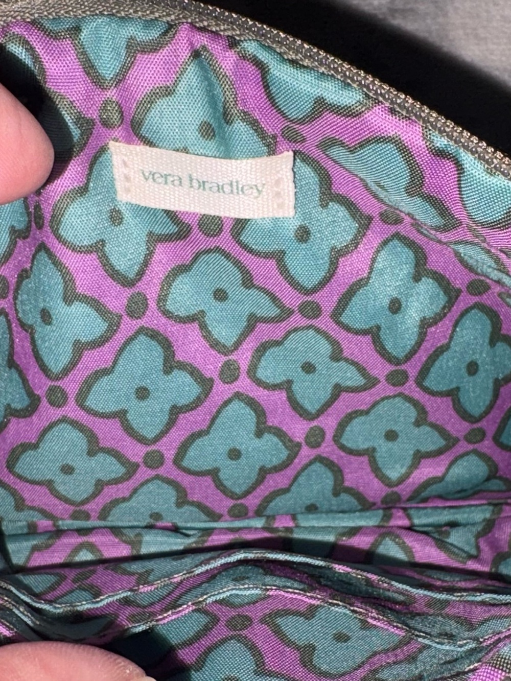 Vera Bradley Essential Wristlet in Deep Lichen Green - NEW with TAGS - Picture 2 of 2
